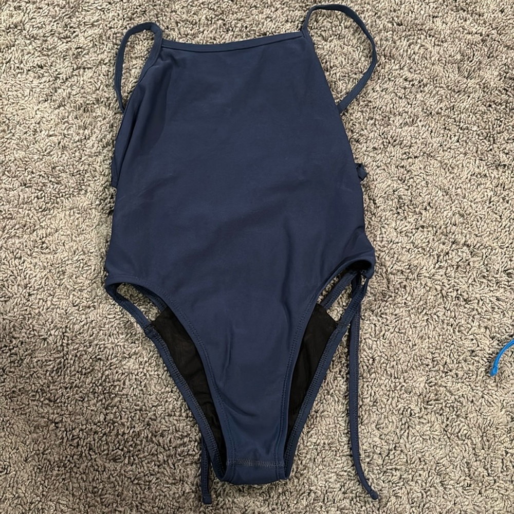Jolyn Nico 3 Tie Back